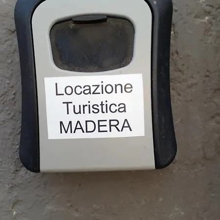 Locazione Turistica Madera בית הארחה בארי
